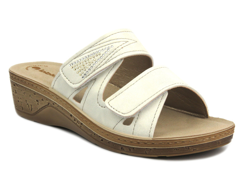 Klapki damskie na koturnie - INBLU PV-04, białe