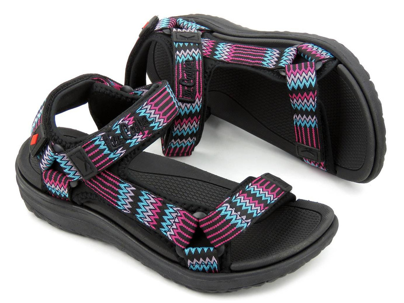 Sportowe sandały damskie na rzepy - Lee Cooper 22-34-0948, czarne z wzorkami