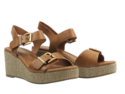 Sandały damskie na koturnie brązowe Marco Tozzi 2-28389-44