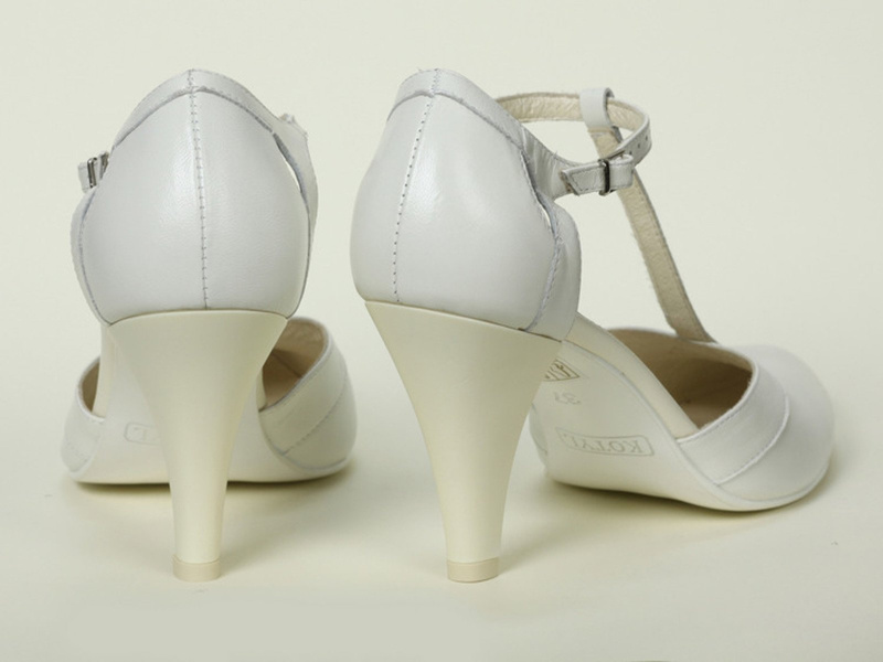 Skórzane czółenka ślubne z paskiem wokół kostki - Kotyl 148, ecru