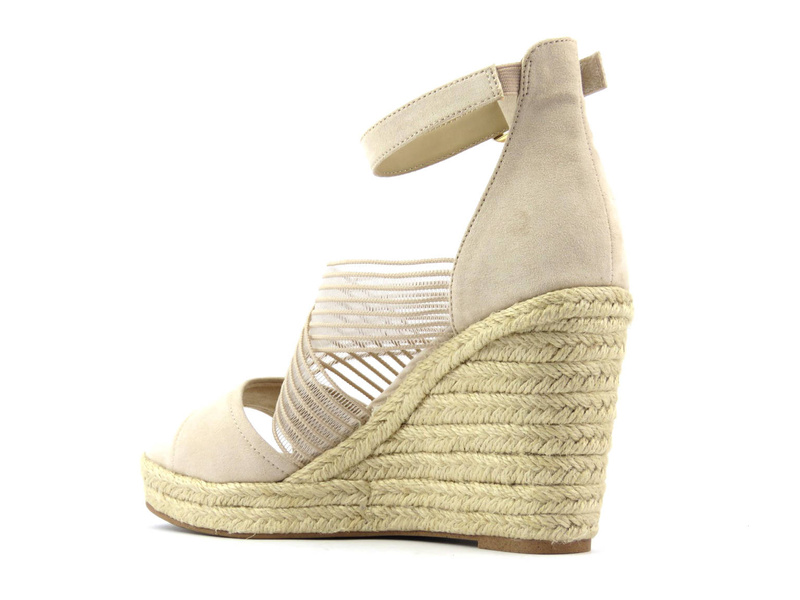 Sandały damskie z modnie zdobioną cholewką - TAMARIS 28350, beżowe