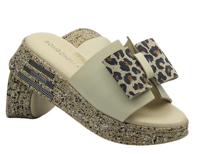 Skórzane klapki damskie beżowe Bombonella P021 273