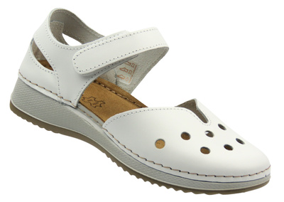 Skórzane sandały damskie z zakrytymi palcami białe Inblu SD-3KU