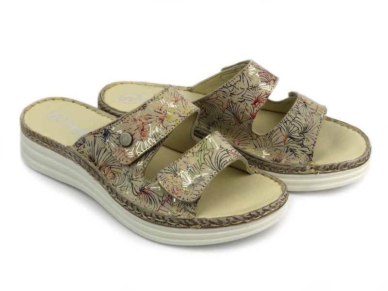 Wygodne, miękkie klapki damskie HELIOS Komfort 122, złoty