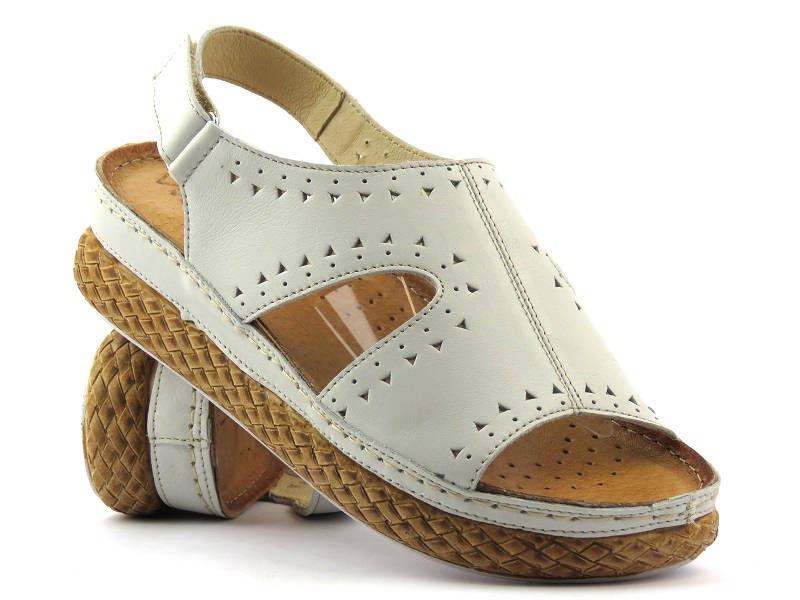 Skórzane sandały damskie z ażurowym wzorem - WASAK 0652, białe