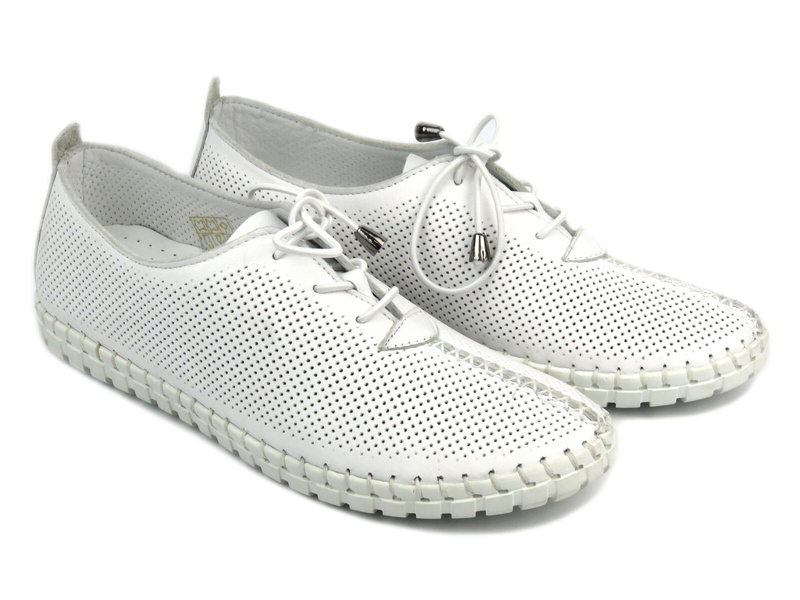 Ażurowe półbuty damskie w sportowym stylu - Vacarro 435, białe
