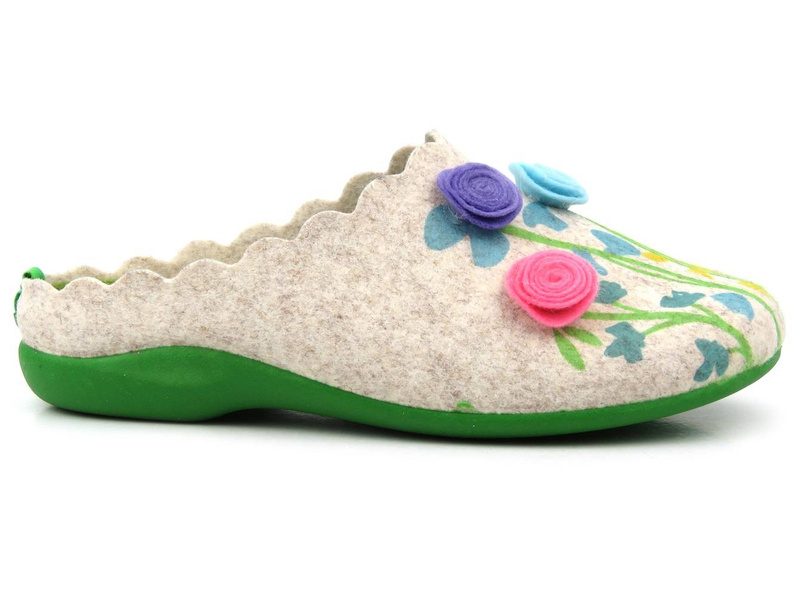 Ciepłe kapcie damskie z kwiatami - MANITU 320051-08, beżowe