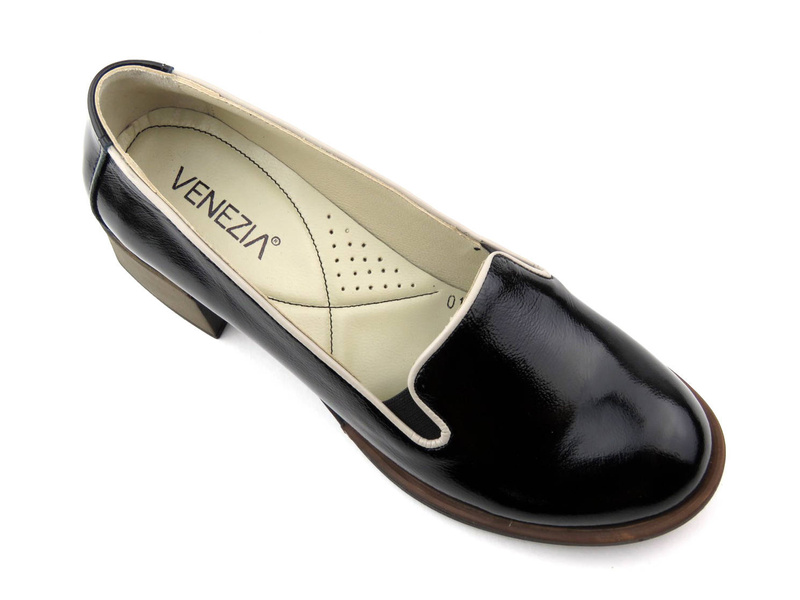 Lakierowane czółenka damskie - VENEZIA 012-141, czarne