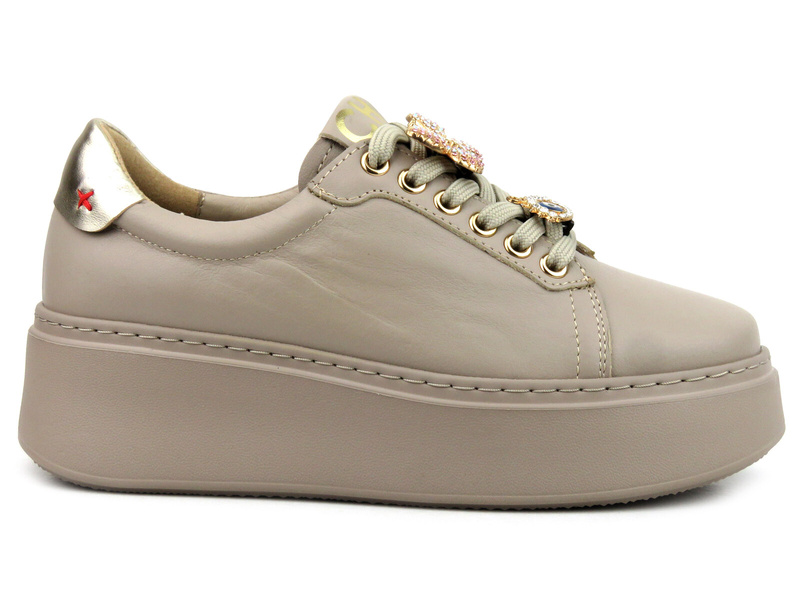 Sportowe buty damskie na platformie - CheBello 4292, beżowe