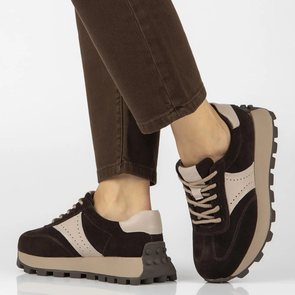 Damskie sneakersy skórzane zamszowe Filippo DP7976/26 brązowe – wygodne półbuty na grubej podeszwie