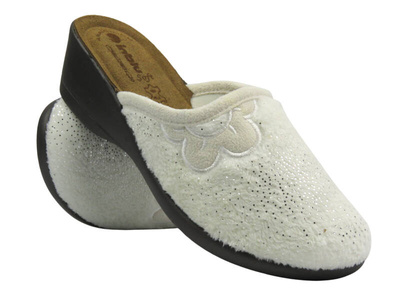 Miękkie kapcie damskie na koturnie - INBLU DE-12, beżowe