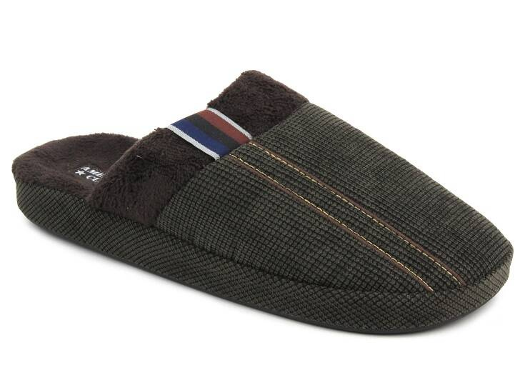 Kapcie męskie z miękkiego materiału - American Club SL 02/23, brązowe