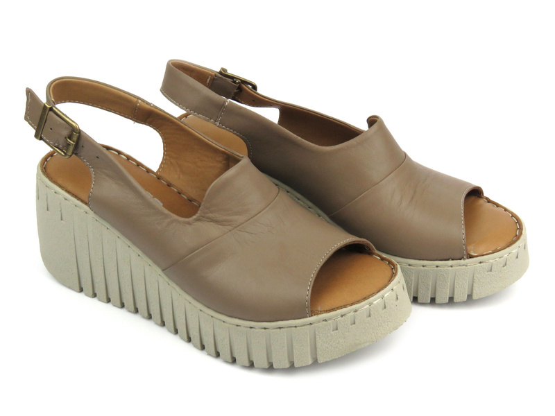 Sandały damskie na platformie z koturnem - Artiker 54C0788, jasnobrązowe
