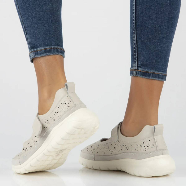 Ażurowe półbuty damskie na rzep - Filippo DP6073/24, beżowe