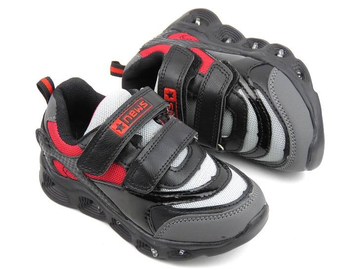 Buty dziecięce sportowe ze świecącą podeszwą - N.E.W.S 22DZ32-4836, czarne