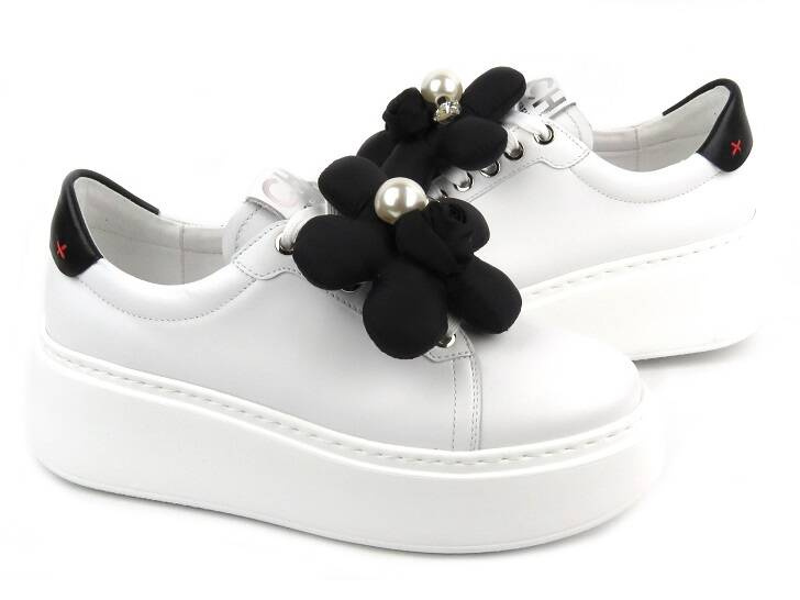 Sportowe buty damskie na platformie - CheBello 4366, białe