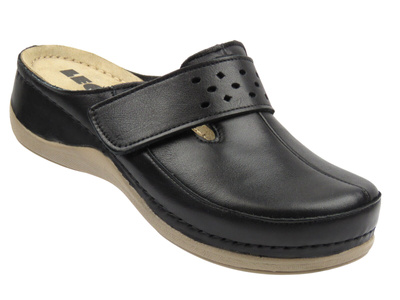 Skórzane klapki damskie czarne Leon 902