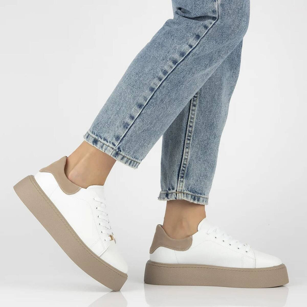 Skórzane sneakersy damskie na platformie - Filippo DP6119/24, białe