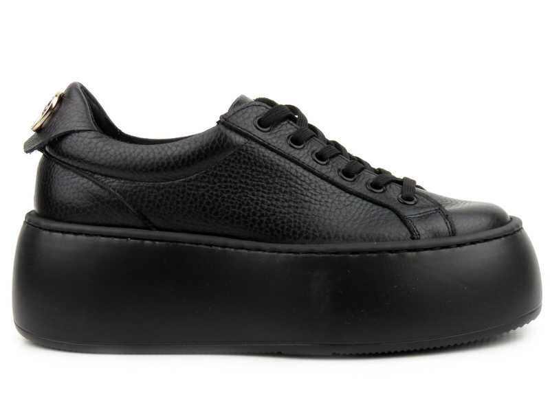 Skórzane buty damskie sportowe na platformie - Carinii B9253, czarne
