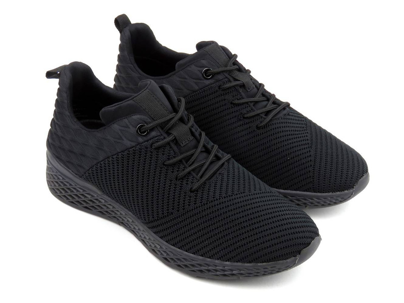 Lekkie sneakersy damskie z miękkiej tkaniny - Marco Tozzi 2-23707-28, czarne