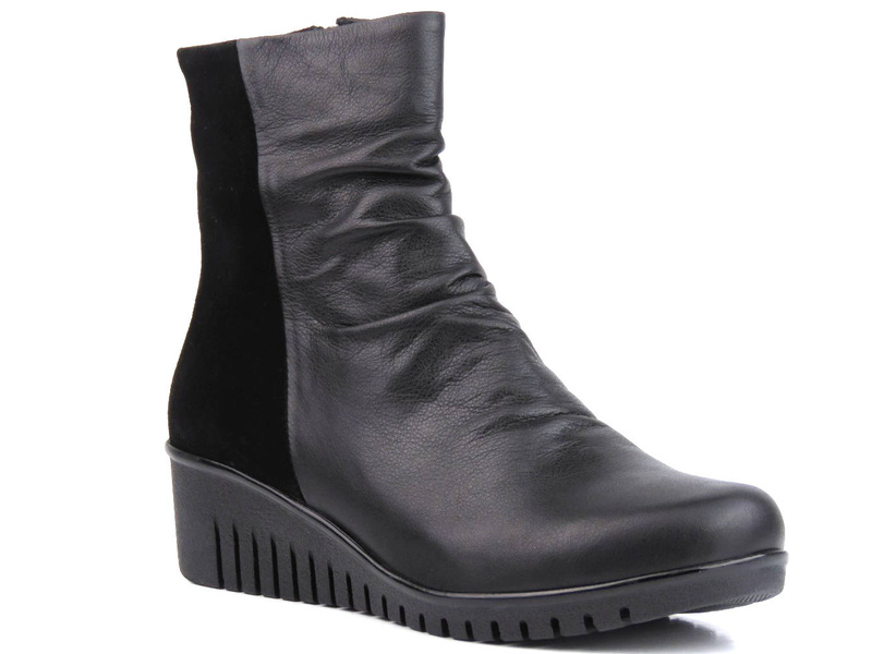 Wysokie botki damskie na koturnie 5 cm - COMFORTABEL 960020-01 czarne