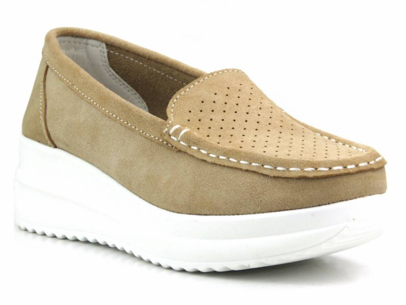 Zamszowe mokasyny damskie na grubej podeszwie - Artiker 52C1759, beżowe