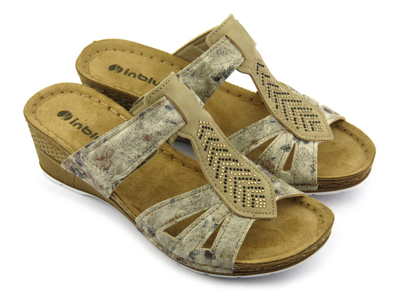 Klapki damskie na niewielkim koturnie - INBLU EP-20, beżowe