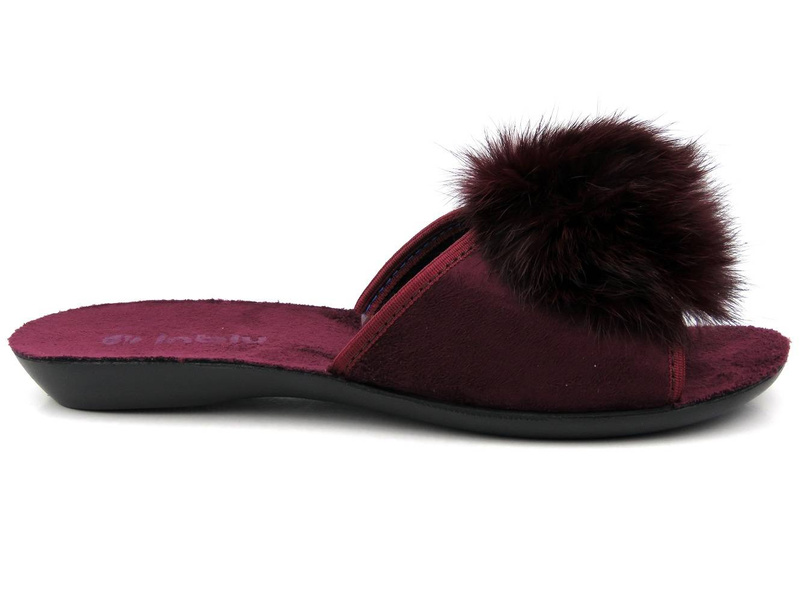 Miękkie kapcie damskie z futerkowym pomponem - INBLU NP-6V, bordowe