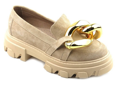 Beżowe półbuty, mokasyny damskie z ozdobnym łańcuchem - CARINII B5976