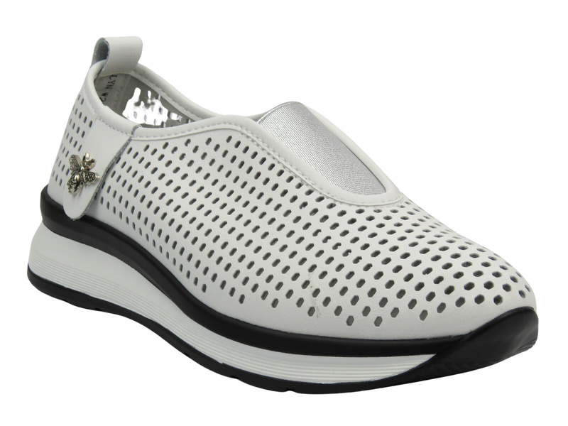 Ażurowe półbuty damskie wsuwane - Sokolski W25-26, białe