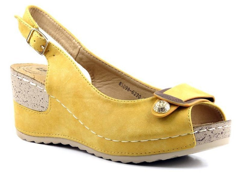 Sandały damskie na koturnie Evento 8SD98-6230, żółte