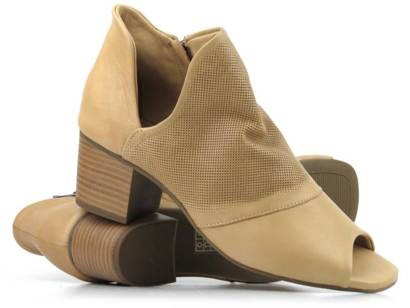 Wysokie, zabudowane sandały damskie - VENEZIA 0026001, beżowe