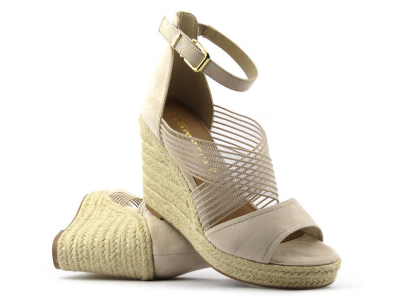 Sandały damskie z modnie zdobioną cholewką - TAMARIS 28350, beżowe